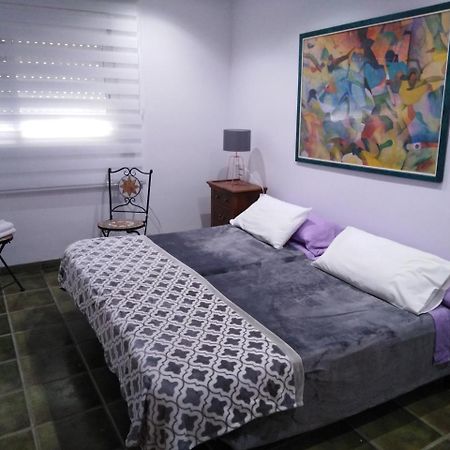Private Rooms - Airport Sant Boi de Llobregat Esterno foto