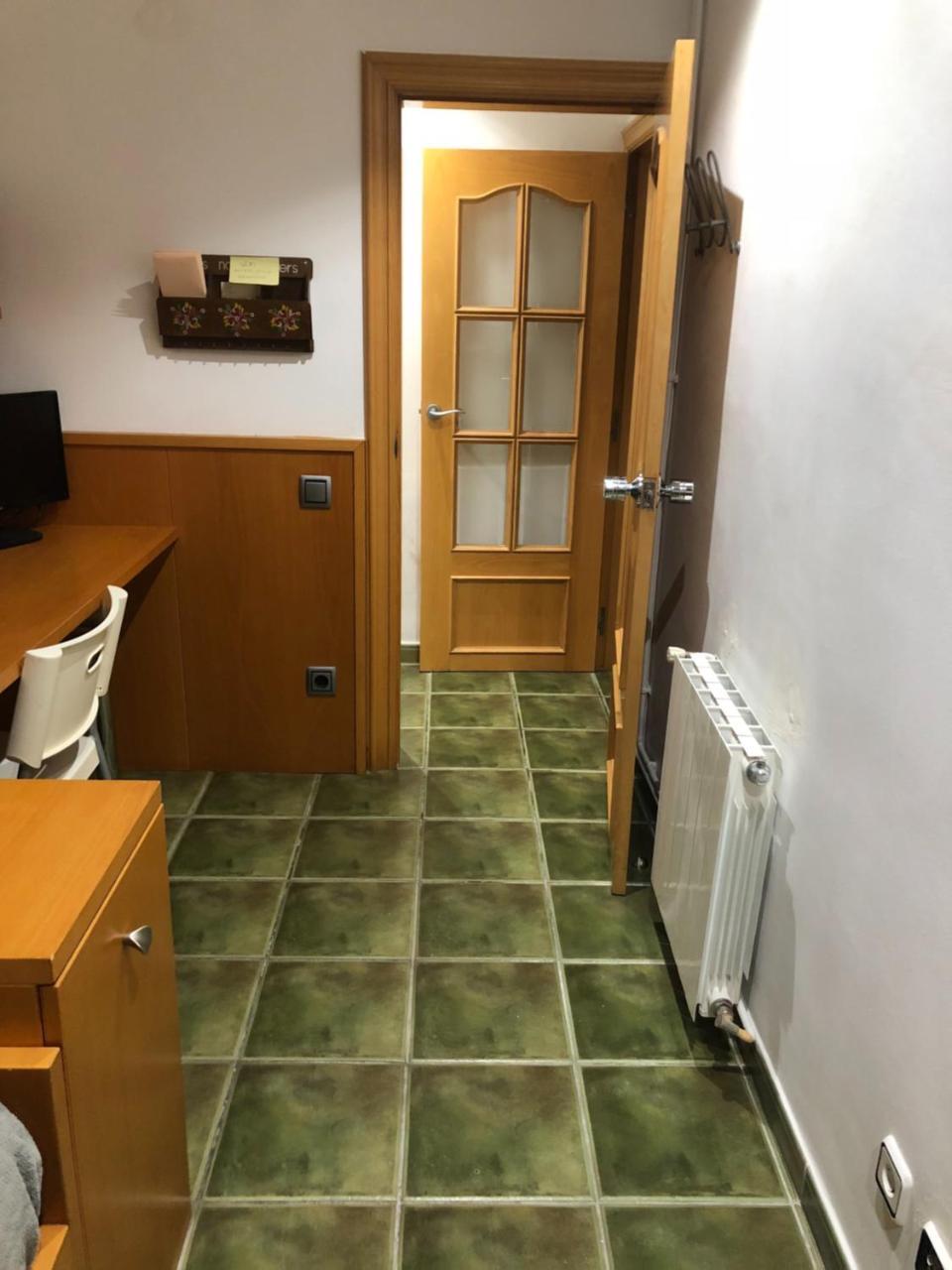 Private Rooms - Airport Sant Boi de Llobregat Esterno foto
