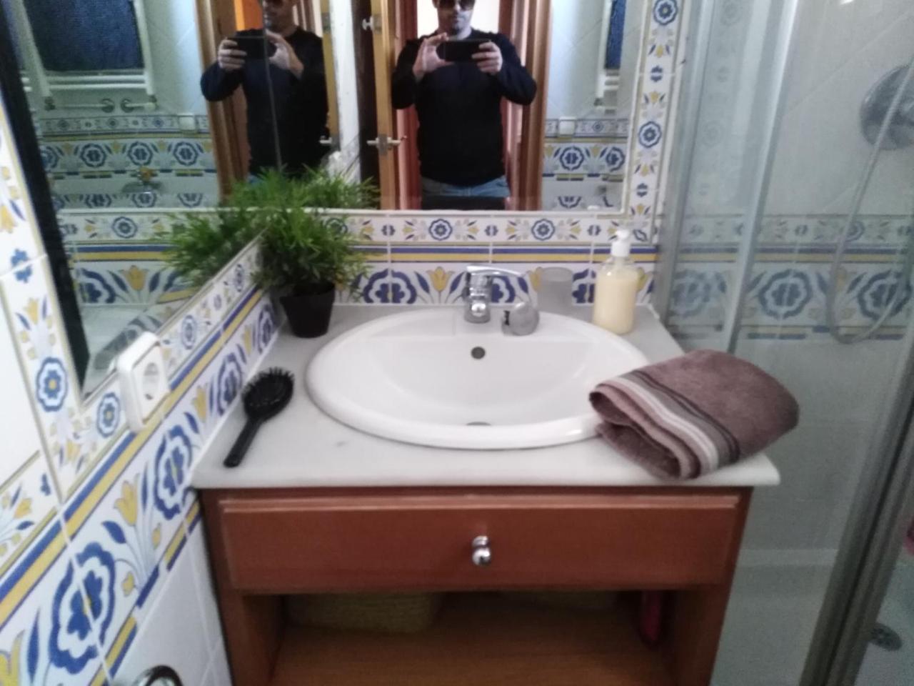 Private Rooms - Airport Sant Boi de Llobregat Esterno foto
